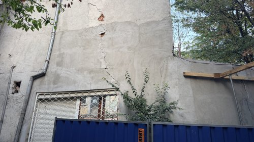 Напуканата стена на ул. „Морска“ 12: кой проектира укрепването и кой гарантира безопасността? - E-Burgas.com