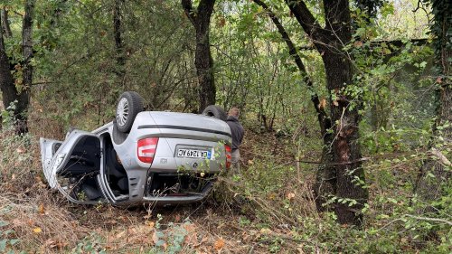 Автомобил се преобърна край Димчево. Това е втори подобен инцидент на същото място за два месеца - E-Burgas.com